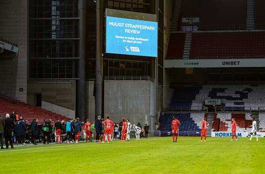 [DK=20210228: VAR, muligt straffespark review]
