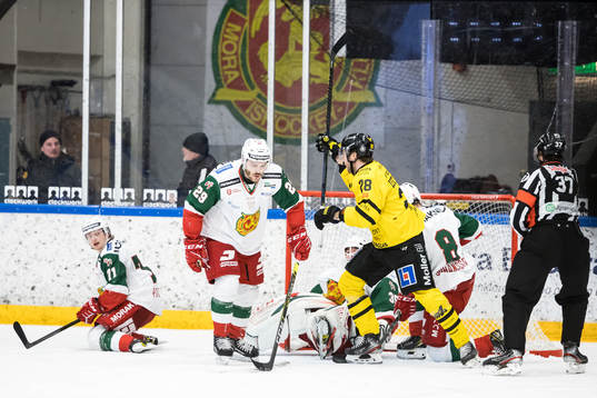 Västerås Lukas Zetterberg jublar