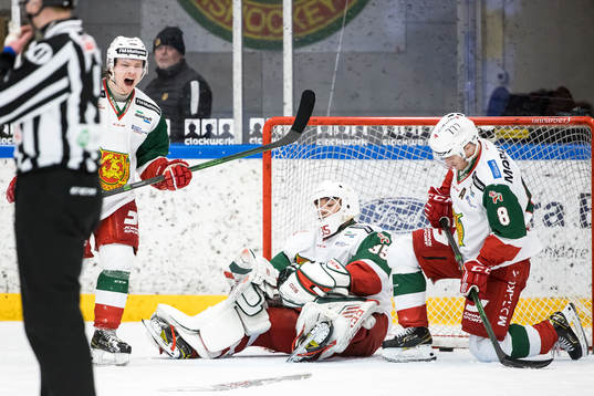 Moras Isak Pantzare och Moras målvakt Matteus Ward och