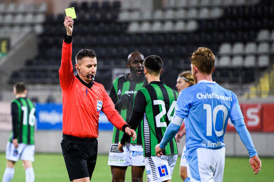 Malmö FFs Anders Christiansen får en varning