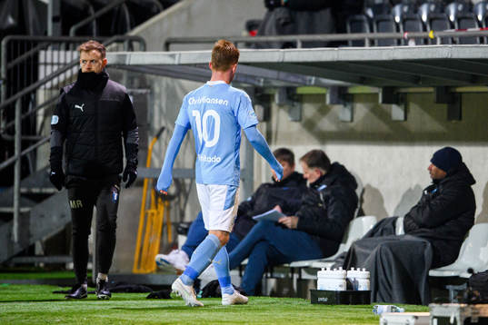 Malmö FFs Anders Christiansen lämnar planen