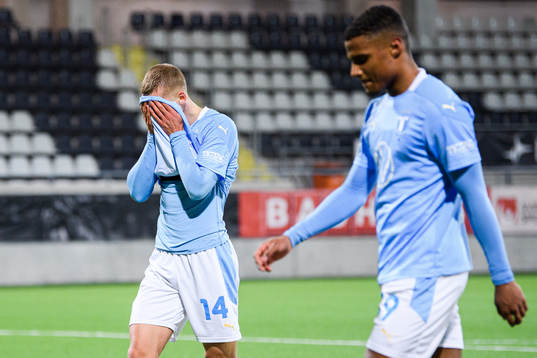 Malmö FFs Felix Beijmo och Amin Sarr deppar