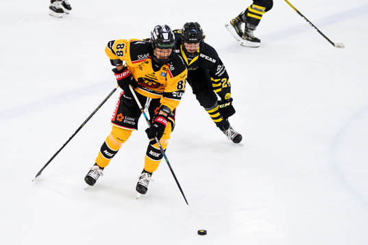 s Vilma Nilsson och Luleås Ronja Savolainen