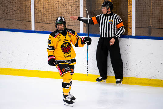 Luleås Petra Nieminen jublar