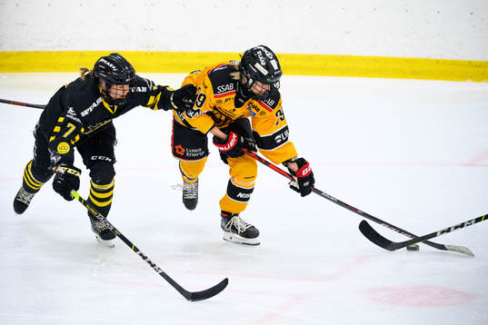 s Linnea Hedin och Luleås Emma Nordin