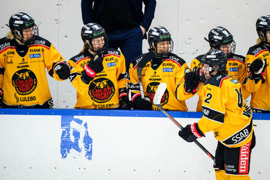 Luleås Viivi Vainikka jublar