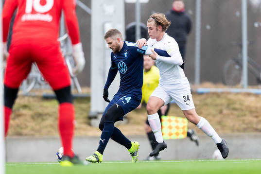 Malmö FFs Lasse Nielsen och Helsingborgs Daniel Bergman