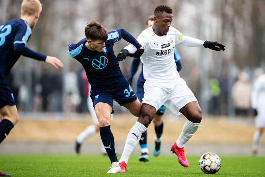 Malmö FFs Pavel Vagic och Helsingborgs Alhaji Gero