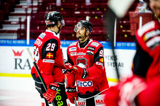Malmö Redhawks Joseph Veleno gör 2-0 och jublar
