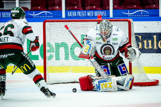 Frölundas Jonathan Sigalet och målvakt Niklas Rubin