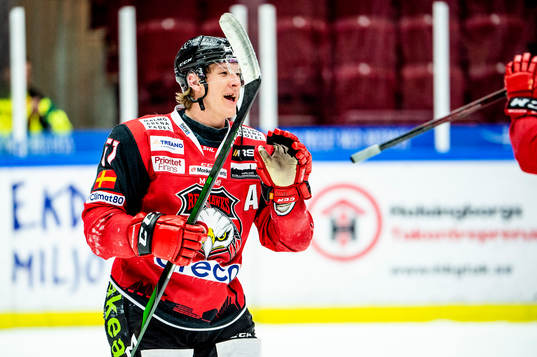 Malmö Redhawks Emil Sylvegård jublar