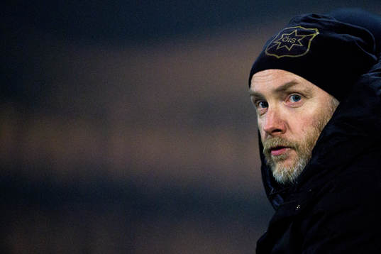 Örgrytes tränare Dane Ivarssonunder träningsmatchen i
