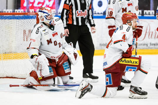 Modos målvakt Tex Williamsson och Modos Kalle Jellvert