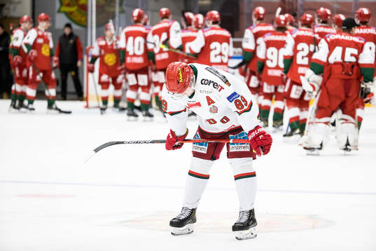 Modos Patrik Karlkvist deppar