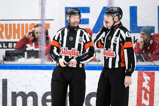 Huvuddomare David Bergman och Daniel Eriksson