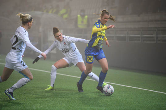 Olivia Schough and Katrine Veje of Rosengård against Anna