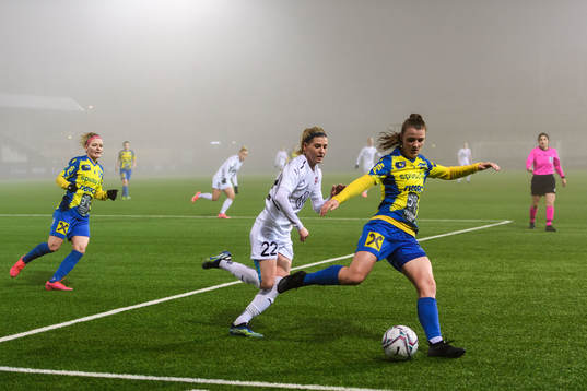 Olivia Schough and Anna Bereuter of St. Pölten Frauen