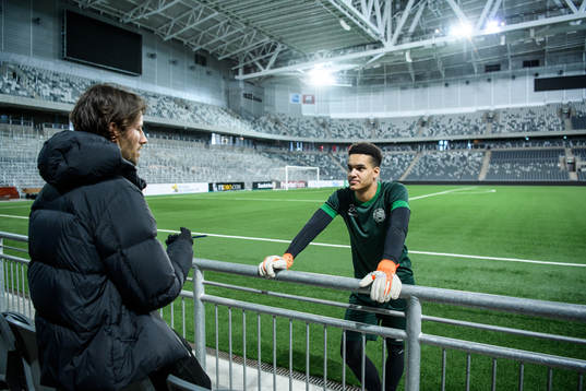 Hammarbys målvakt Oliver Dovin