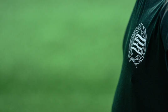 Hammarbys emblem på en träningströja