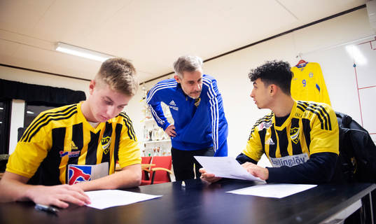 IFK Hässleholms akademielever skriver kontrakt med IFK i