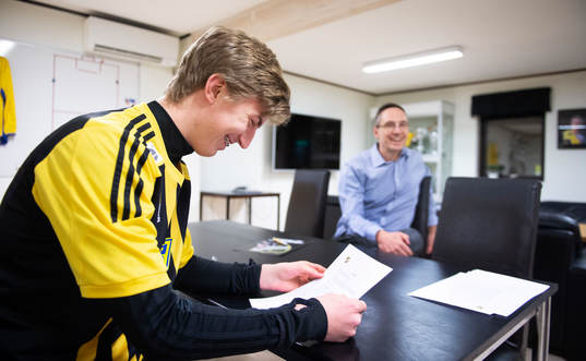 IFK Hässleholms akademielever skriver kontrakt med IFK i