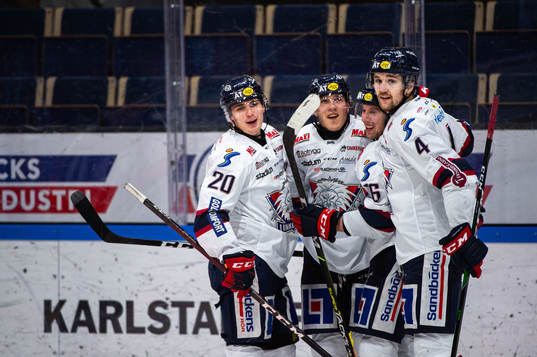 Linköpings Patrik Lundh jublar med lagkamrater