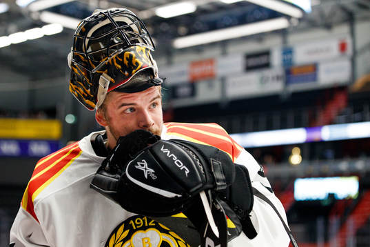 Brynäs målvakt Samuel Ersson deppar