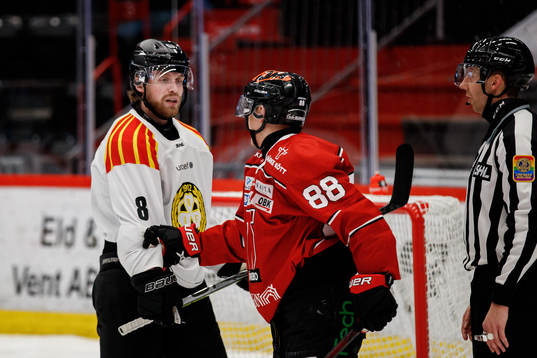 Brynäs John Nyberg och Örebros Joonas Rask