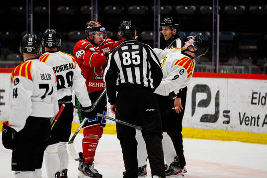 Örebros Robin Kovacs och Brynäs Niclas Andersén