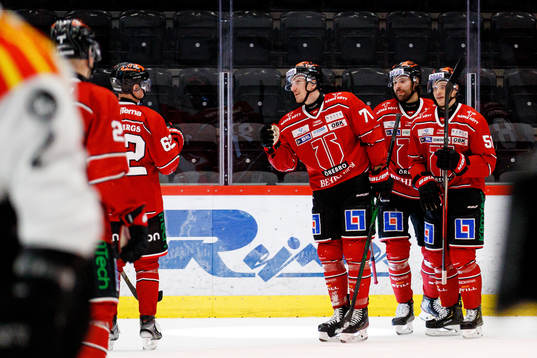 Örebros Borna Redulic jublar