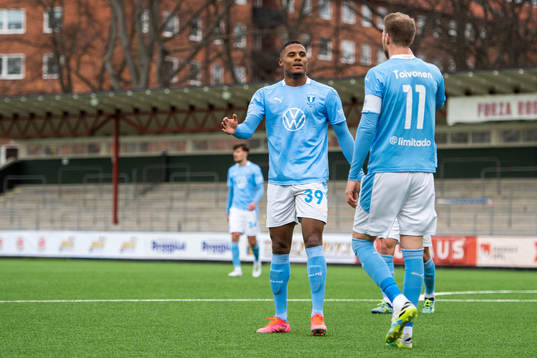 Malmö FFs Armin Sarr och Ola Toivonen jublar