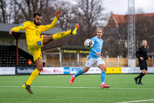 Halmstads Phil Ofosu-Ayeh