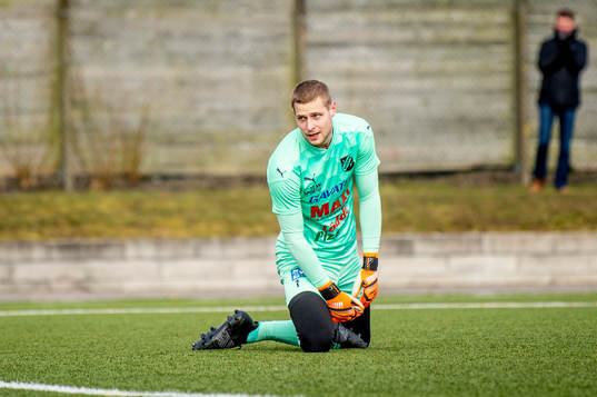 Löddes målvakt Oliver Lindstedt deppar