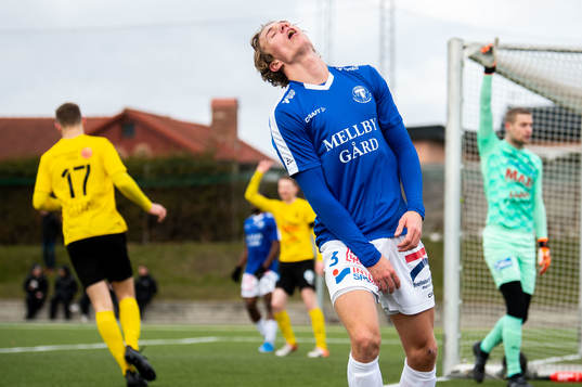 Trelleborgs Niklas Vesterlund deppar