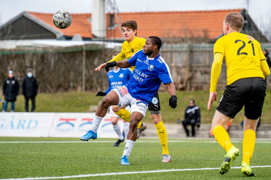 Trelleborgs Henry Offia mot Löddes Fabian Jansson