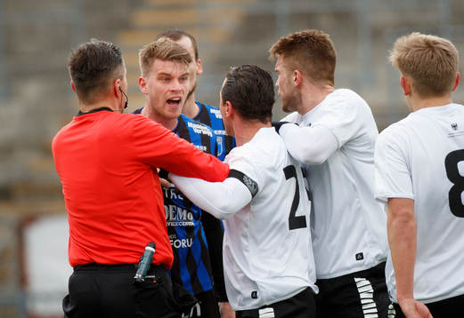 Domare Bojan Pandzic, Sirius Marcus Mathisen och Örebros