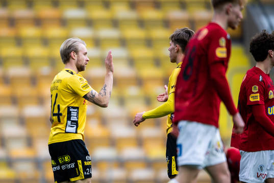Elfsborgs Johan Larsson jublar