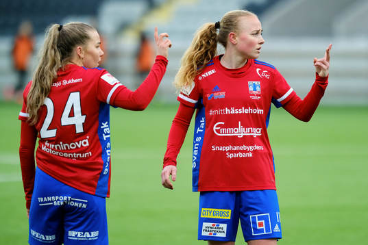 Vittsjös Ebba Hed och Ebba Wieder ställer mur