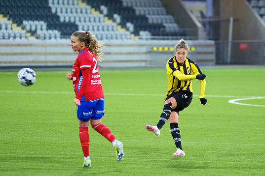 Häckens Filippa Angeldahl med ett skott