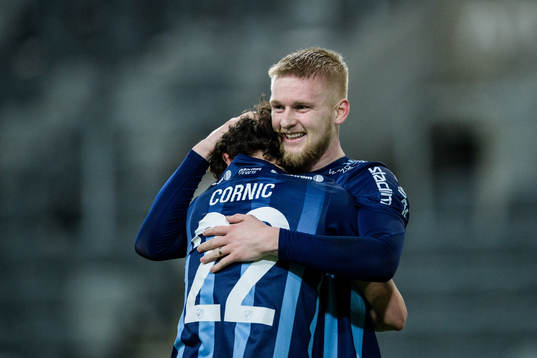 Djurgårdens Kalle Holmberg och Leo Cornic jublar