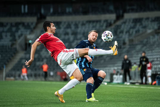 Kalmars Emin Nouri och Djurgårdens Nicklas Bärkroth