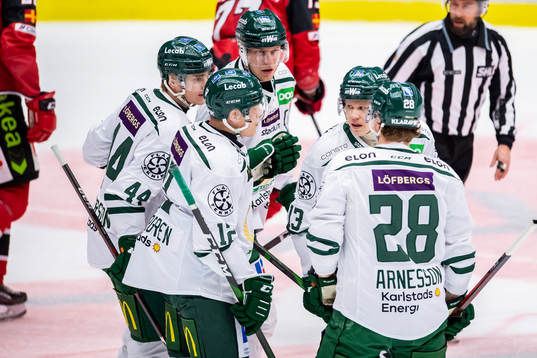 Färjestads Daniel Viksten jublar