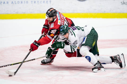 Malmö Redhawks Joseph Veleno och Färjestads Per Åslund
