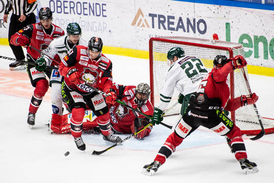 Malmö Redhawks Emil Sylvegård och målvakt Oscar
