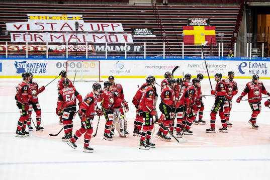 Malmö Redhawks spelare jublar