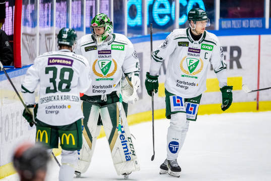 Färjestads målvakt Henrik Haukeland  och Victor Ejdsell