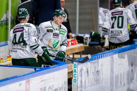 Färjestads Olle Lycksell deppar