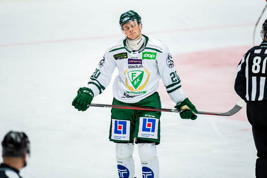 Färjestads Olle Lycksell  deppar
