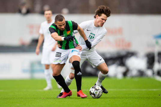 Västerås Filip Almström Tähti och GAIS Malkolm Moenza