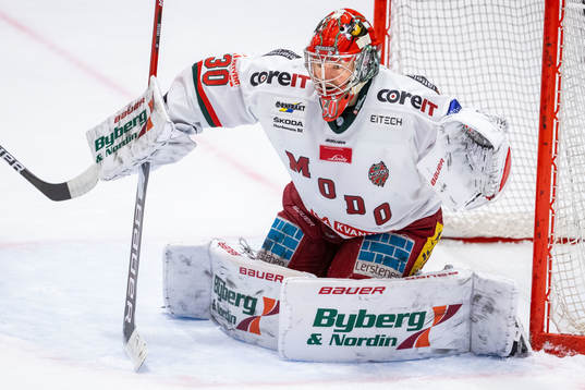 Modos målvakt Anthony Peters